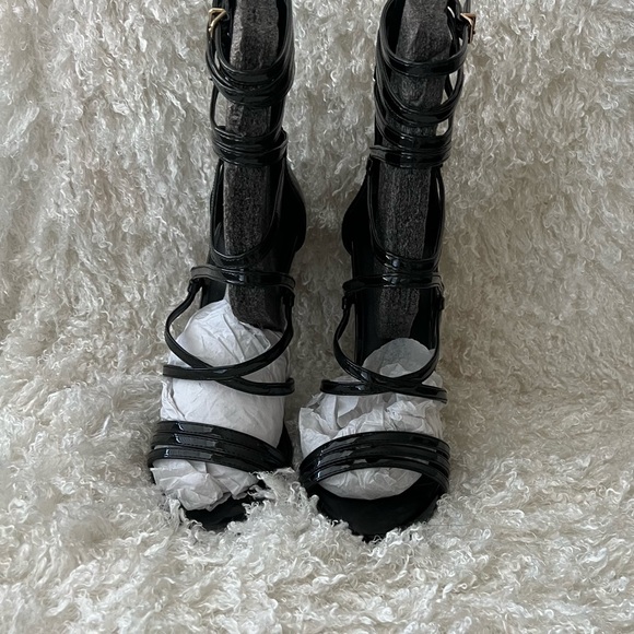 Steve Madden Heels Black - Picture 3 of 3